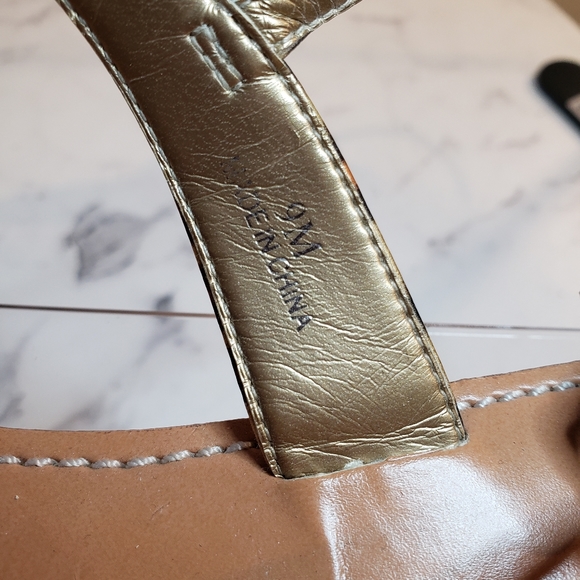 Animal Print Thong Leather Sandals - Picture 5 of 7